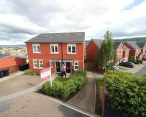 What should you know before buying a house in Leeds?